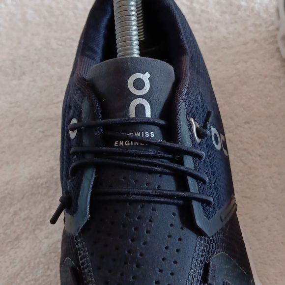 On Cloud 6 Comfort Running Shoes - Picture 11 of 16